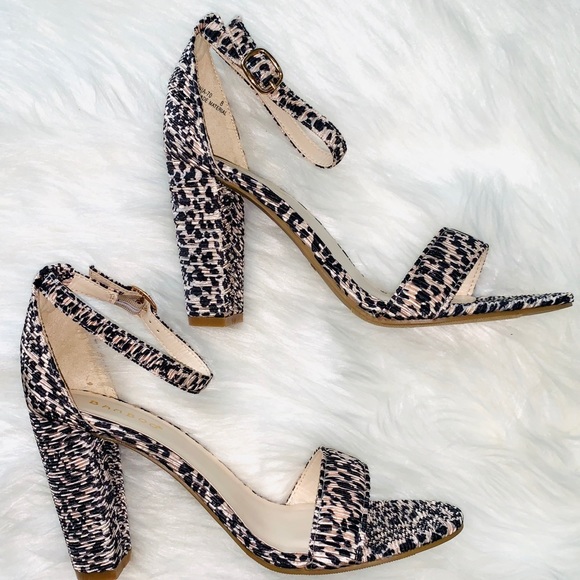 BAMBOO Shoes - Leopard Heel Size 10